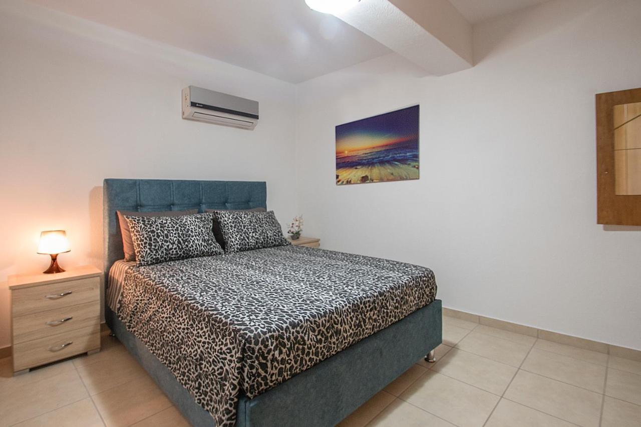 D & E Apartments Skiathos-Stadt Exterior foto
