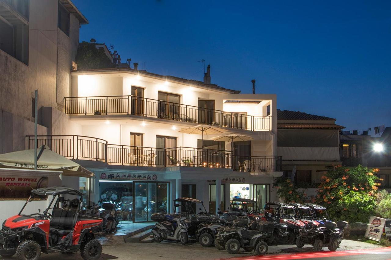 D & E Apartments Skiathos-Stadt Exterior foto